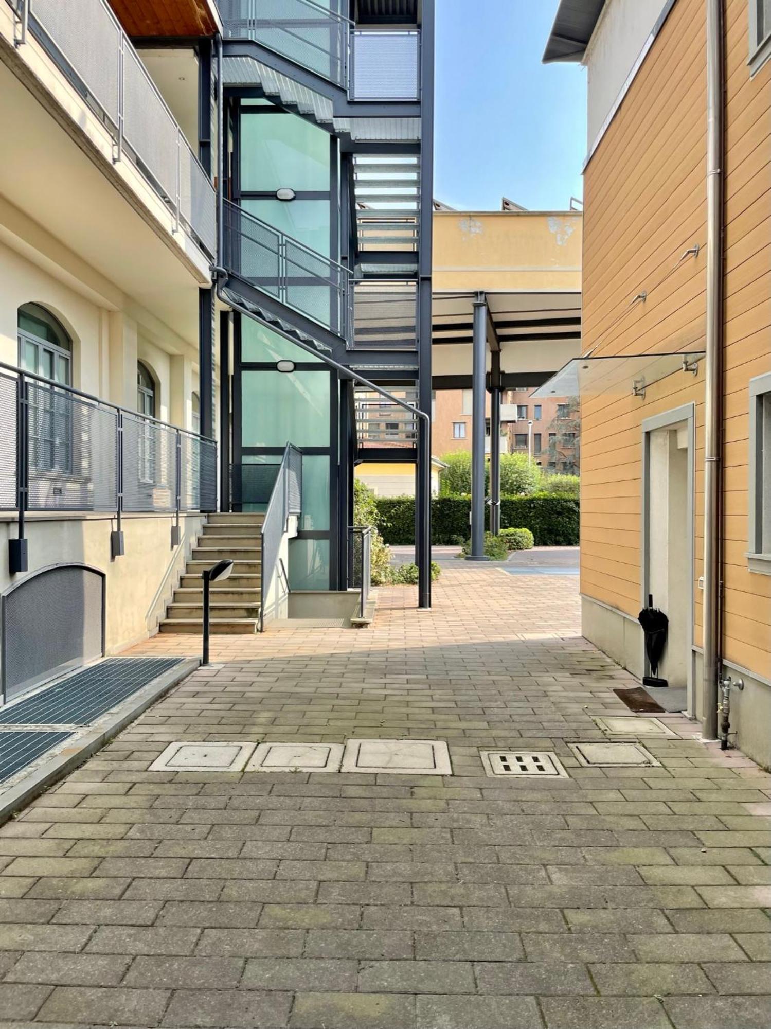 Luxury Four-Room Apartment In Monza Centro - 2 Min Walk To Train Station Zewnętrze zdjęcie