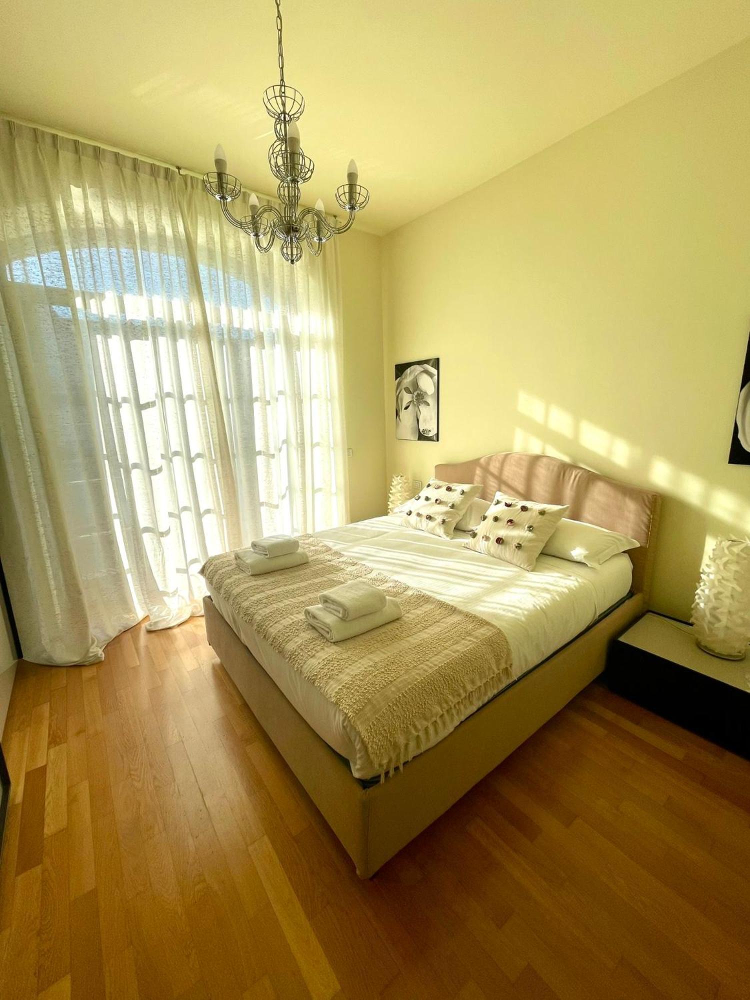 Luxury Four-Room Apartment In Monza Centro - 2 Min Walk To Train Station Zewnętrze zdjęcie