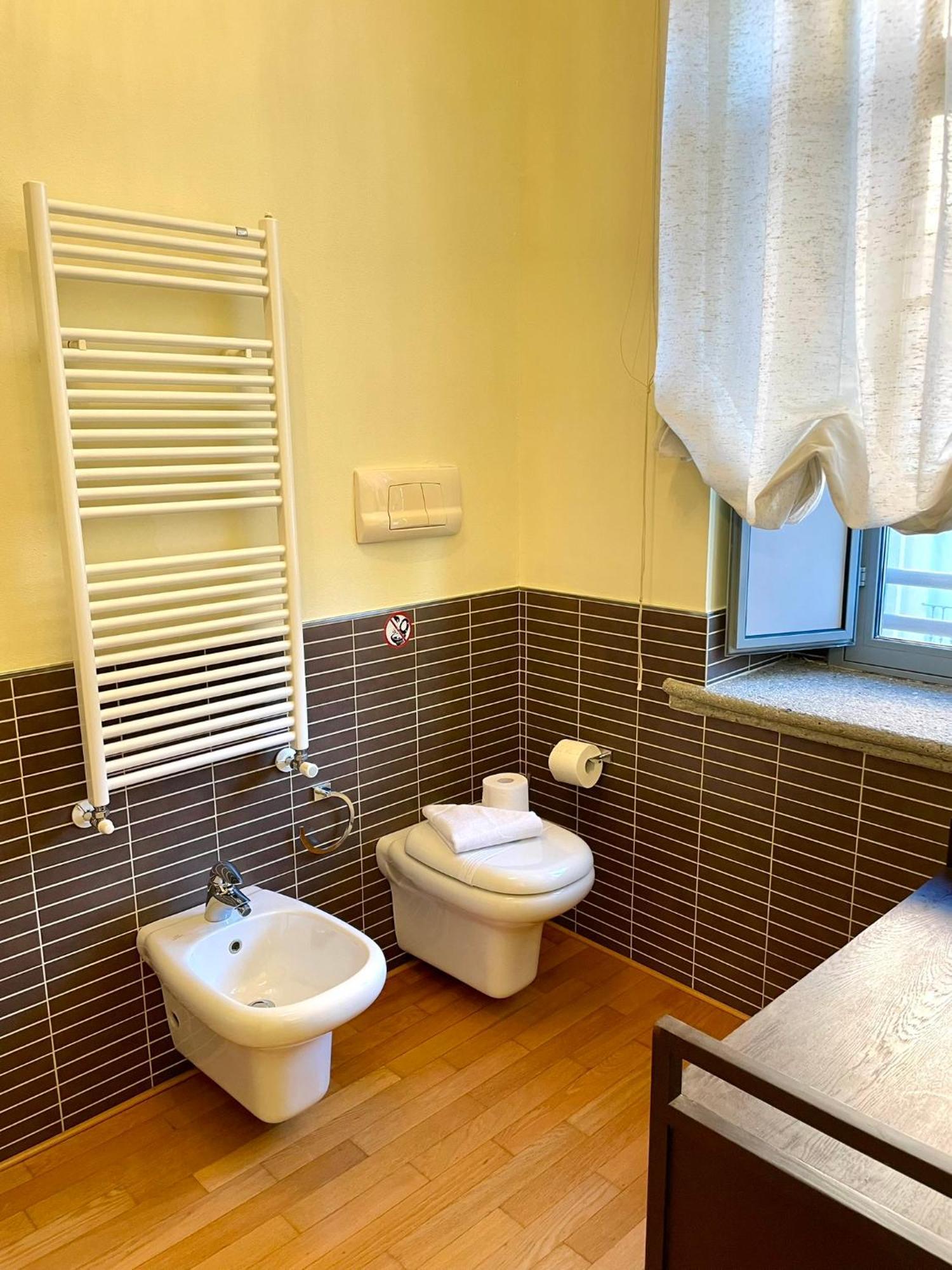 Luxury Four-Room Apartment In Monza Centro - 2 Min Walk To Train Station Zewnętrze zdjęcie